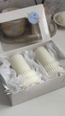 Set of 2 decorative candles