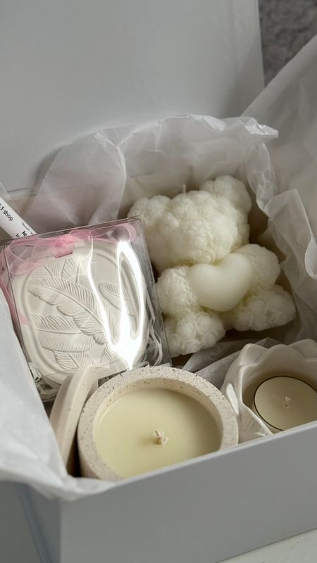 Gift box with candle bear