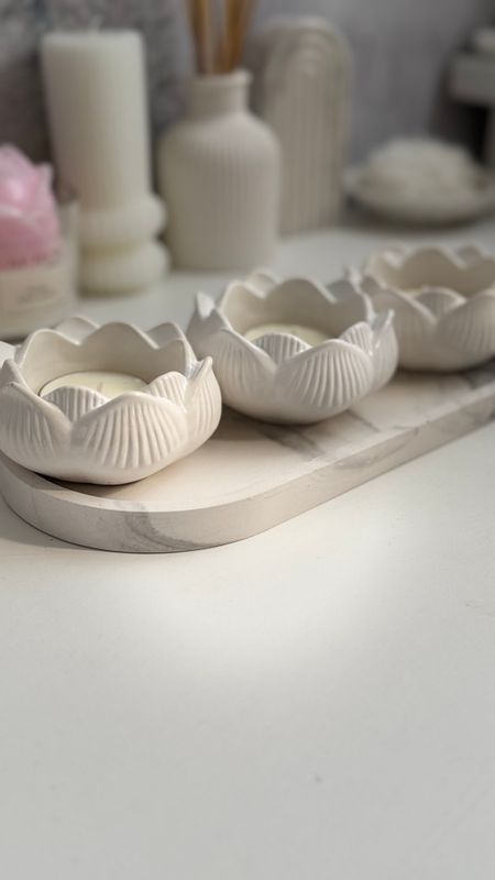 Set of candlesticks &quot;Lotus&quot; on an oval stand
