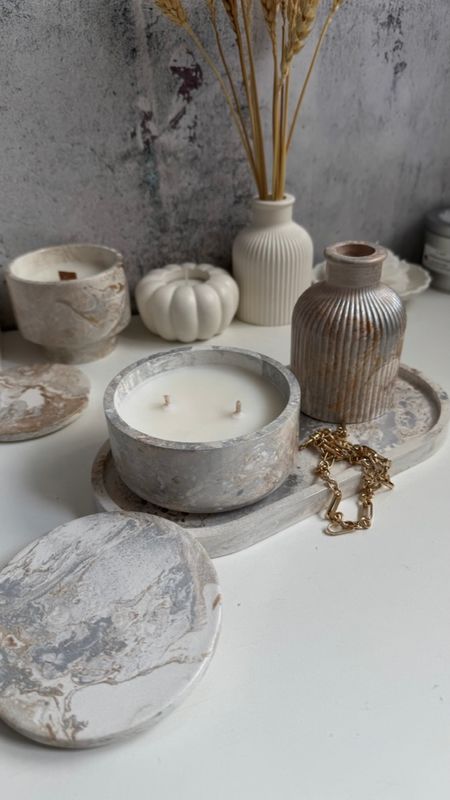 Decor set 8. Vase for dried flowers and candle on a tray