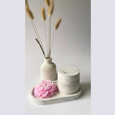 Набор 4/1. Белый с серым. Ваза и 2 свечи на подставке Набор 4/1. Белый с серым. Ваза и 2 свечи на подставке