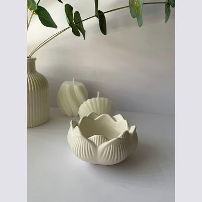 Plaster candlestick Lotus flower