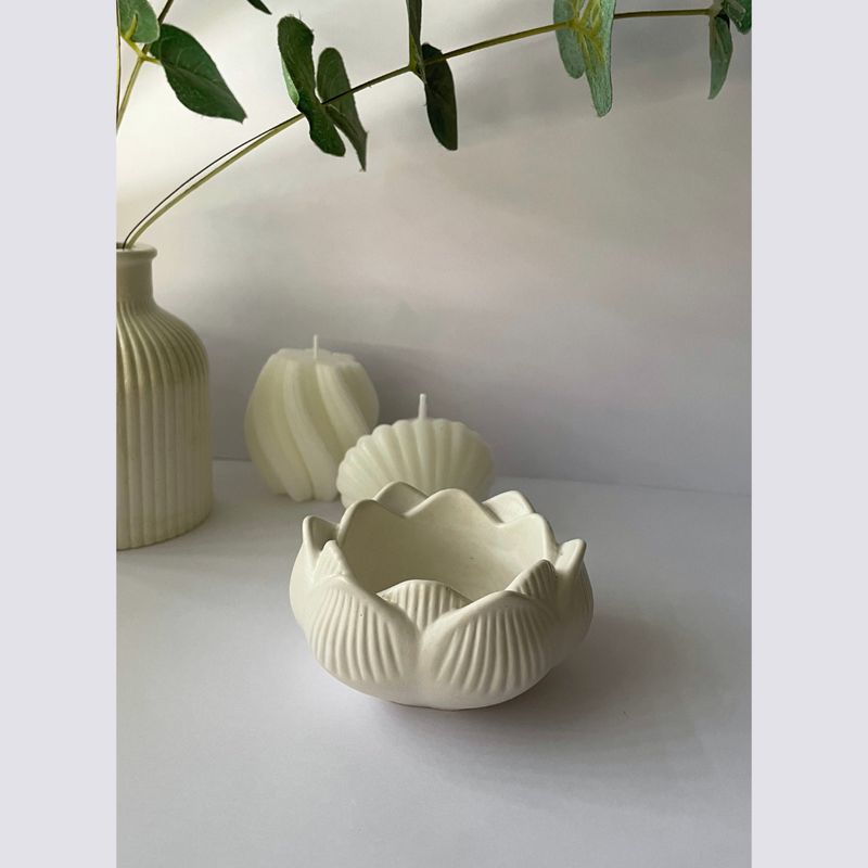 Plaster candlestick Lotus flower Plaster candlestick Lotus flower