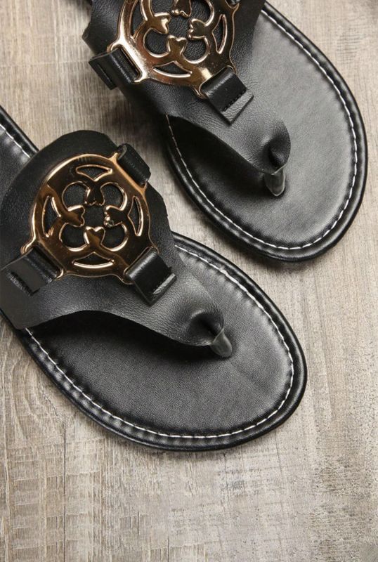 Black Sassy Slides (in store purchase only)