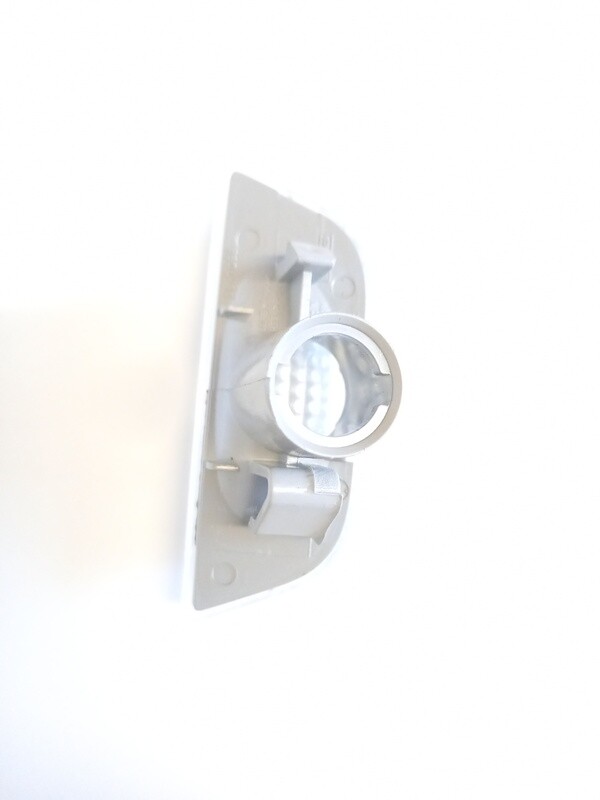 Left marker lamp