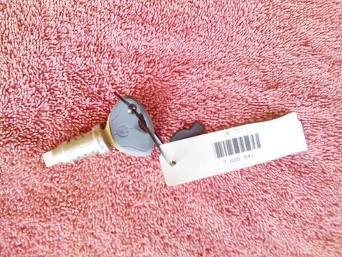 Later K ; R and F 800 Luggage Case Lock. (T1-S14)