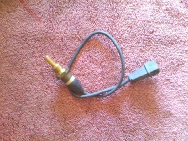 K1; K100RS 16v; K1100 RS/LT K1200;R850;R1100;R1150:R1200 Temperature Sensor (T21-S18)