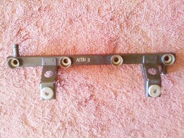 K1; K100RS 16v; K1100RS/LT Fuel Injector Rail (S-3)