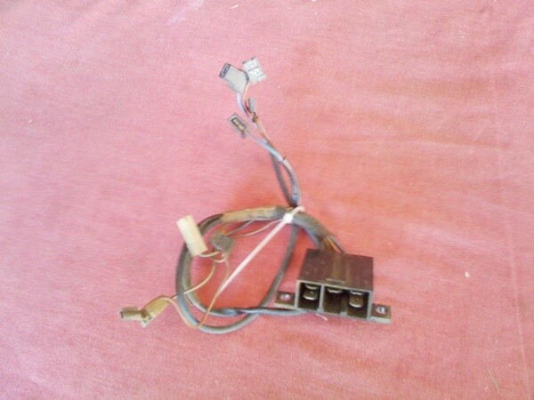 K75; K1008v; K1; K100RS 16v; K1100RS/LT Tail Tight Indicator Sub Loom. (T1-S22)