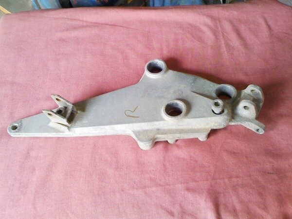 K100 Pre 86 Right Foot Peg Plate (W-3)