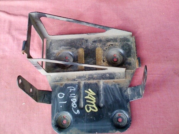 R1100S; R1100RS Non ABS Battery Tray. (6-S25)