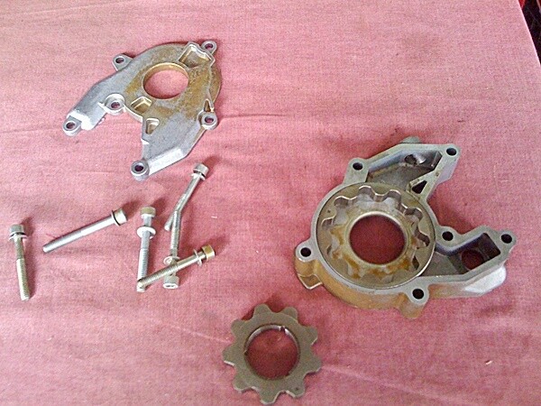 R850; R1100 &amp; R1200C Oil Pump Housing &amp; Internals. (S-0)