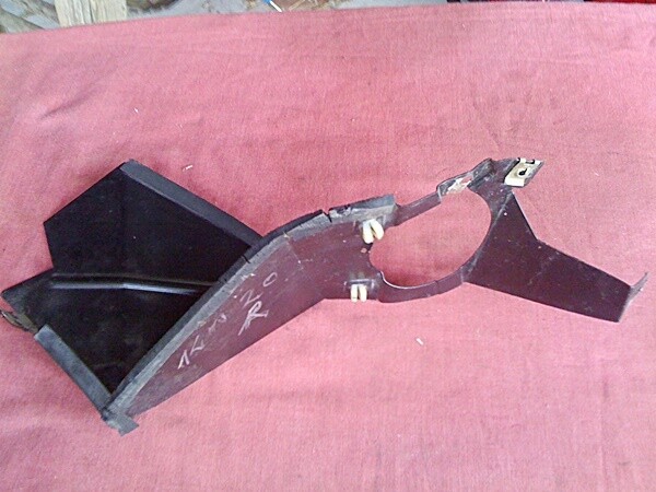 K100RS 8v; K1100RS Right Gauge Support Bracket. (W-4)
