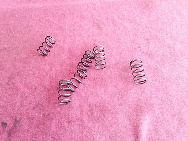 K75-K1100 Clutch Push Rod Spring. 
(D-2)