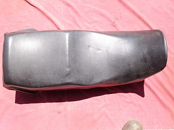 K100 8v Series pre.1986 Standard Dual Seat. (B-1)