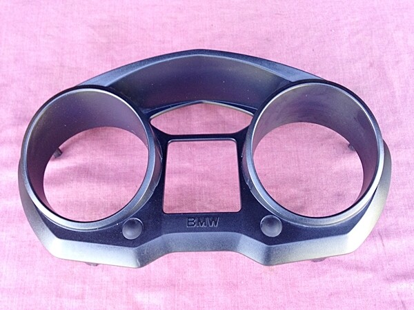 K1200GT; K1300GT Instrument Cover. 
(S-26)
