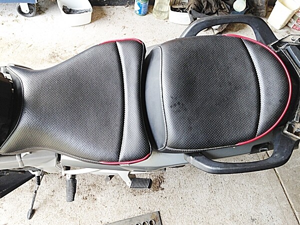 K1200GT/K1300GT Rider and Pillion heated Seats. (B-1)