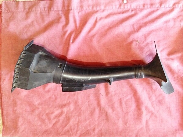 K1200GT; K1300GT Air Intake Manifold.
(Ceil)
