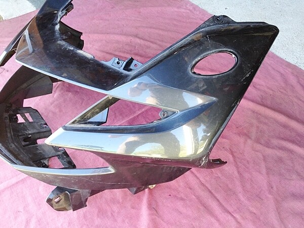 K1200GT; K1300GT Headlight Trim Upper. (W-3)