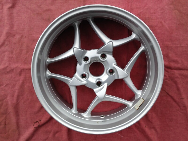 K1200GT; K1300GT Rear Wheel.
(WH-3)