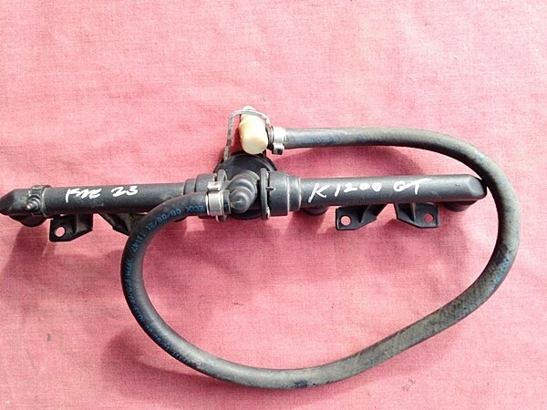 K1200; K1300 Fuel Injection Rail (S-3)