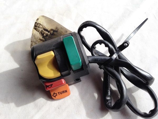 K1100LT Left Handle Bar Switch with Electric Screen Toggle. (T4-S24)