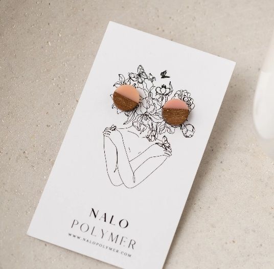 Clous en bois &amp; résine rose pâle / Nalo Polymer