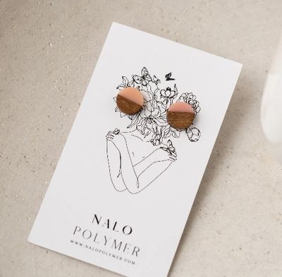 Clous en bois &amp; résine rose pâle / Nalo Polymer