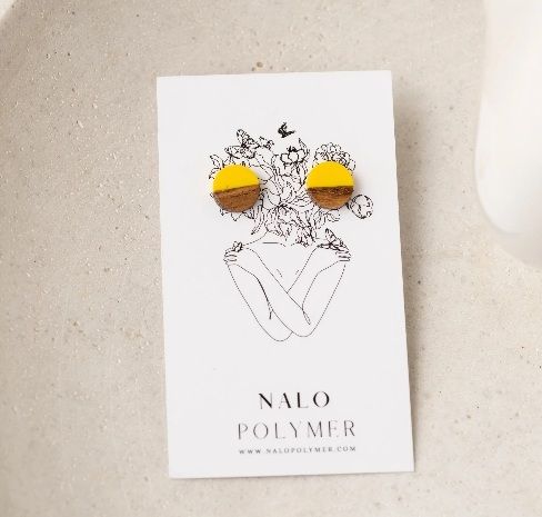 Clous en bois &amp; résine jaune/ Nalo Polymer