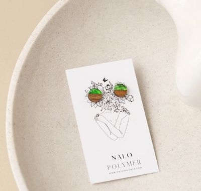 Clous en bois &amp; résine vert translucide / Nalo Polymer