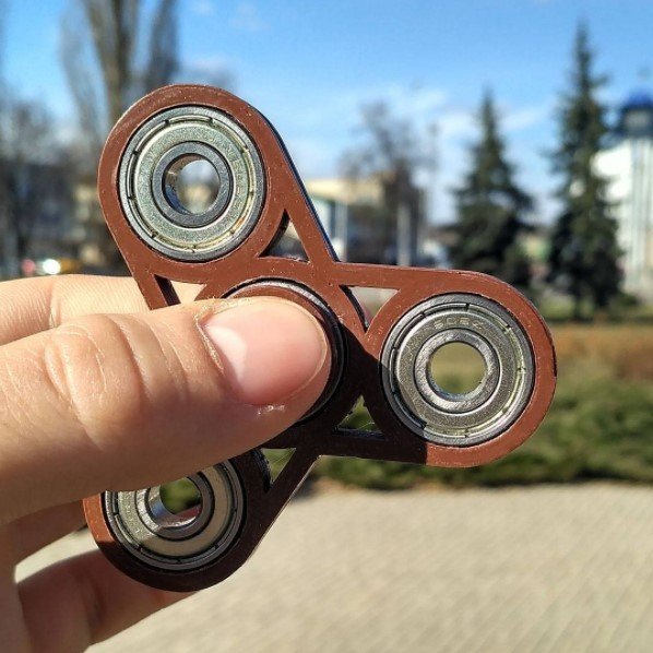 Спиннер в руках