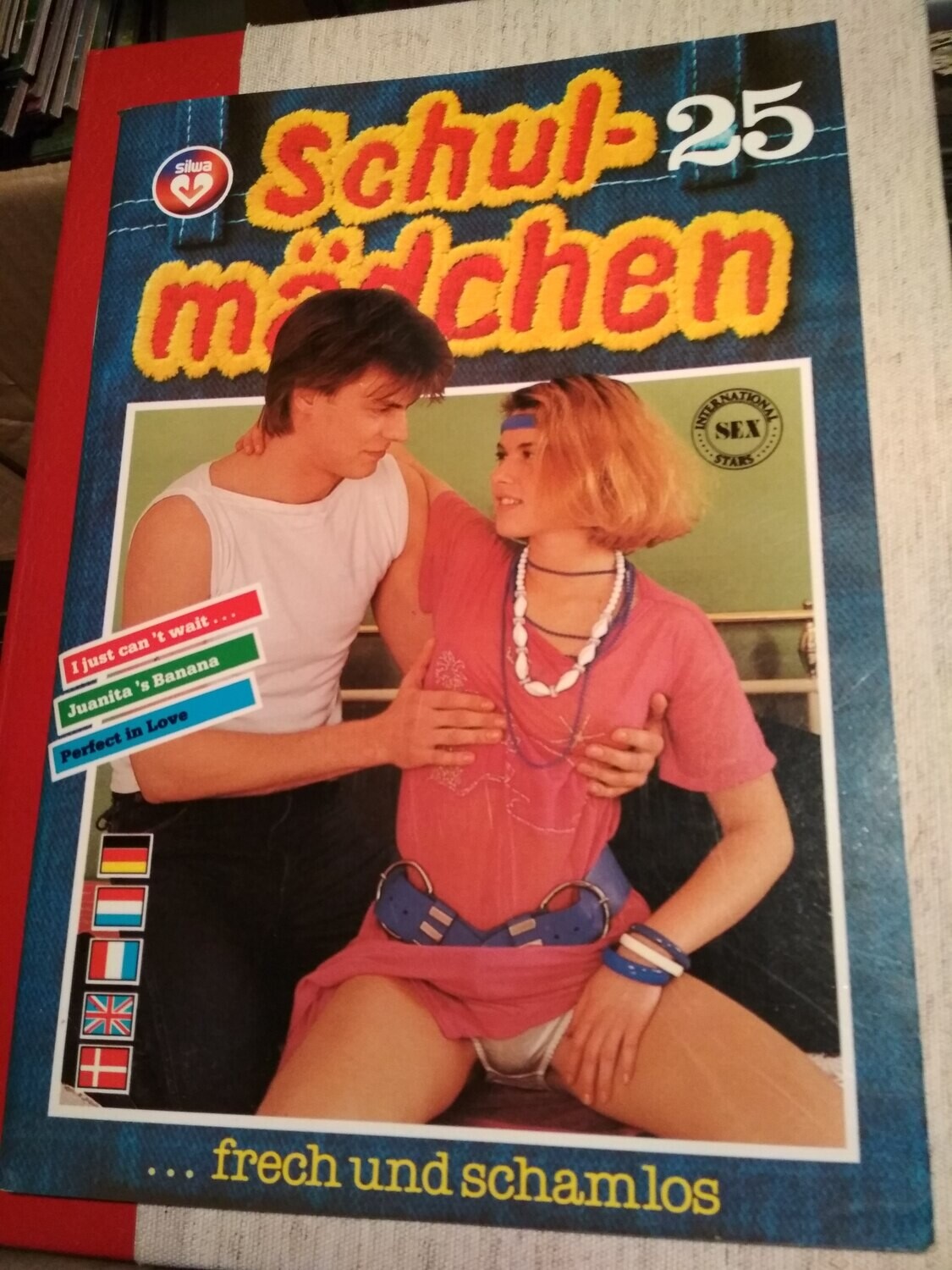 SCHULMÄDCHEN  25