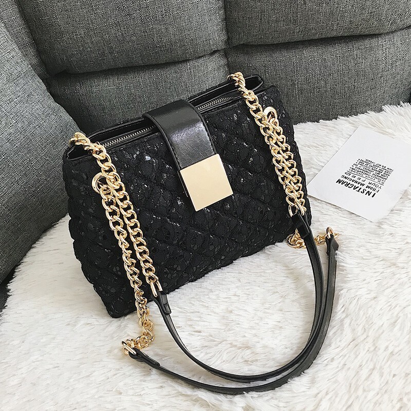 Retro Lace Shoulder Bag: Trendy All-Match Messenger Bag for Women