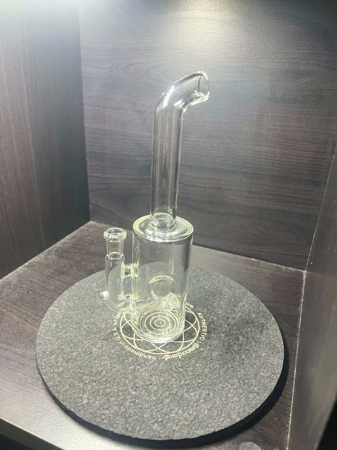 Mike Shelbo X Jebb Glass Fizzer 10mm 2 Hole Fixed Perc. Comes With a 3d Printed Stabilizing Base (green)