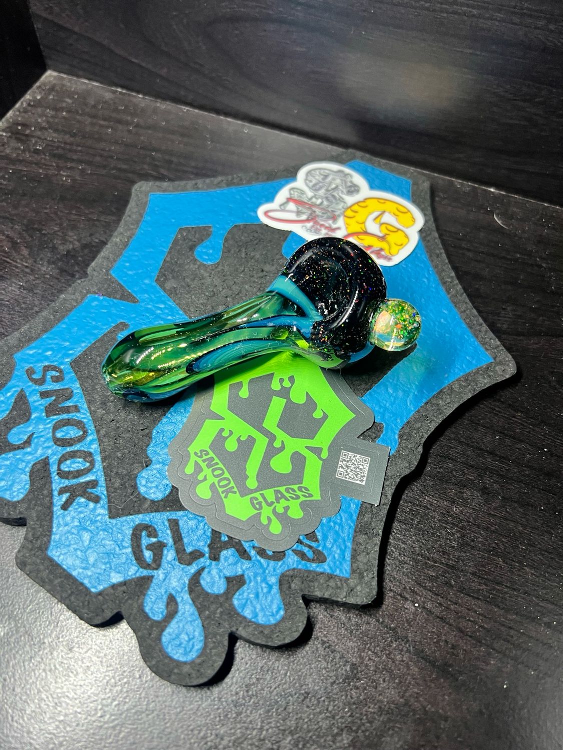 Snook Glass UV Wig Wag/Crushed Opal Spoon With Crushed Opal/Floating Opal Accent