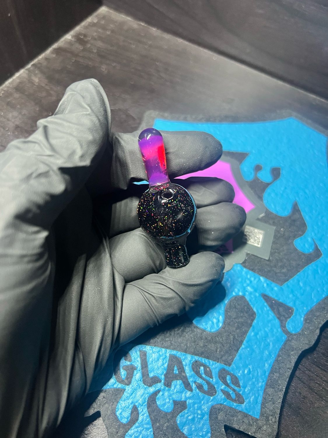 Snook Glass Crushed Opal/Telemagenta Bubble Cap