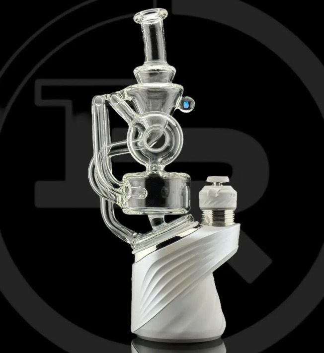 Puffco Peak Iridescent Doughnut Recycler