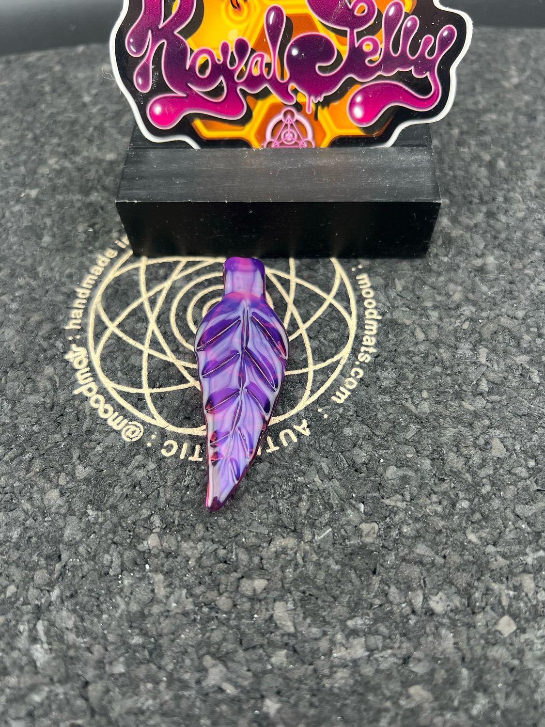 Snook Glass Leaf Pendant (Royal Jelly)