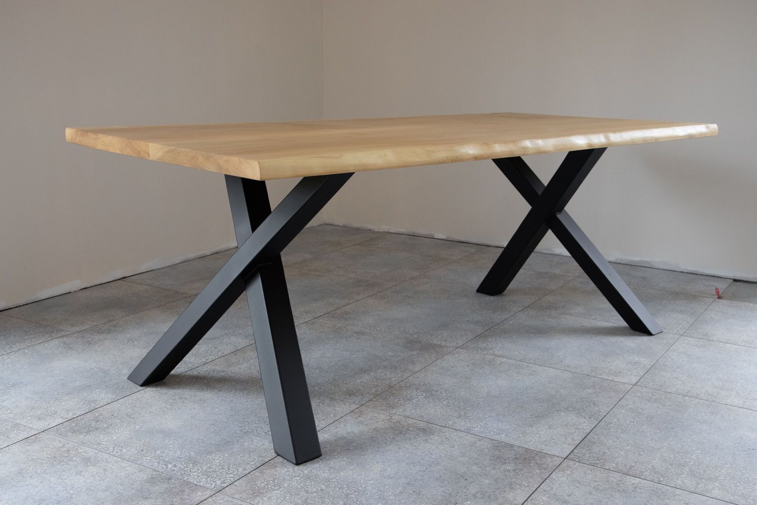N4 table legs customized for Olly