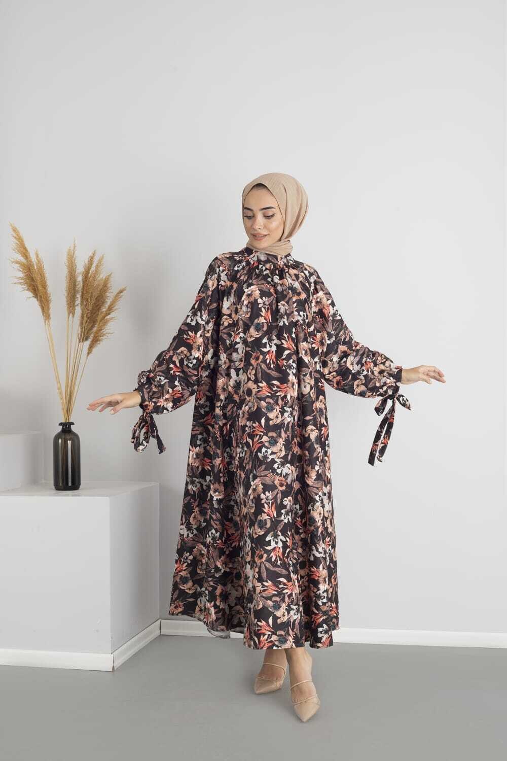 Flower dress - Dark
(Standardgröße)