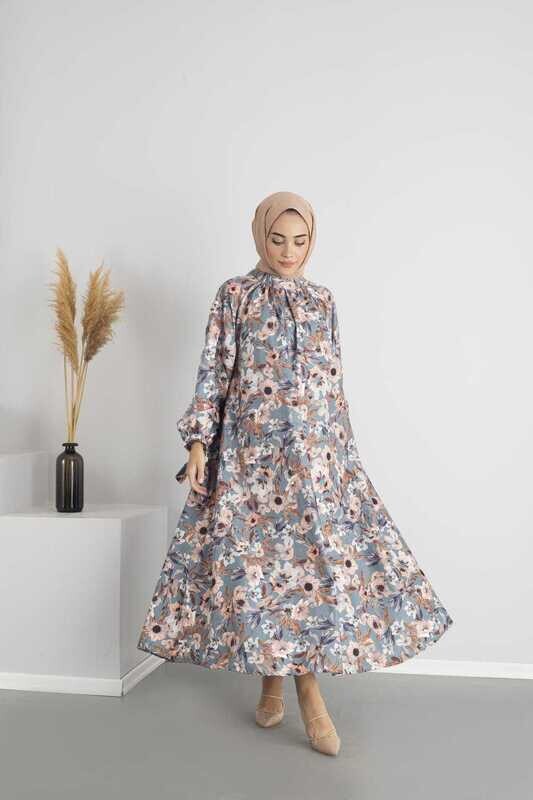 Flower Dress - Baby Blue
(Standardgröße) Flower Dress - Baby Blue
(Standardgröße)