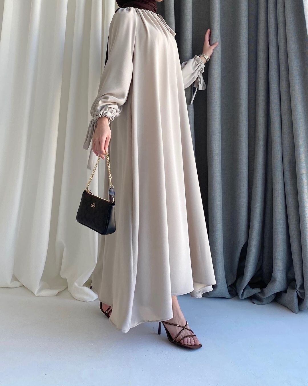 Abaya Leyla Beige Standard Größe 
