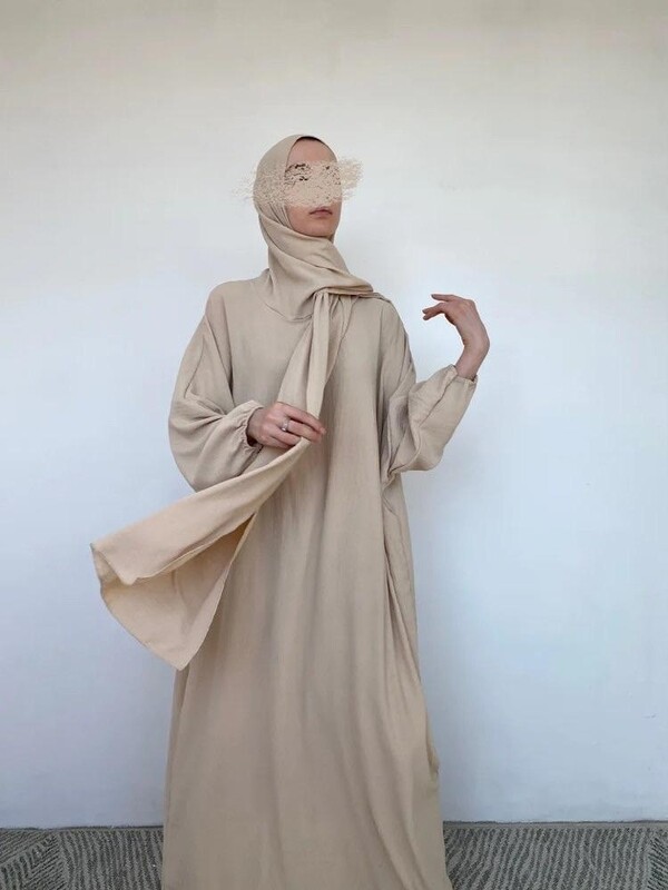 Abaya mit integriertem Hijab in Beige Abaya mit integriertem Hijab in Beige