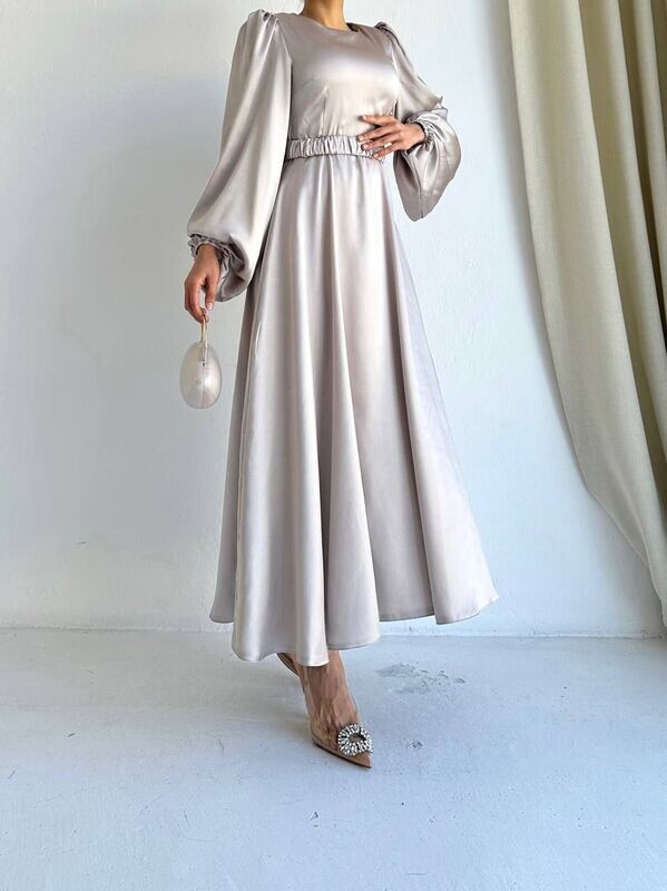 Layla Dress -
Größe 40 Layla Dress -
Größe 40