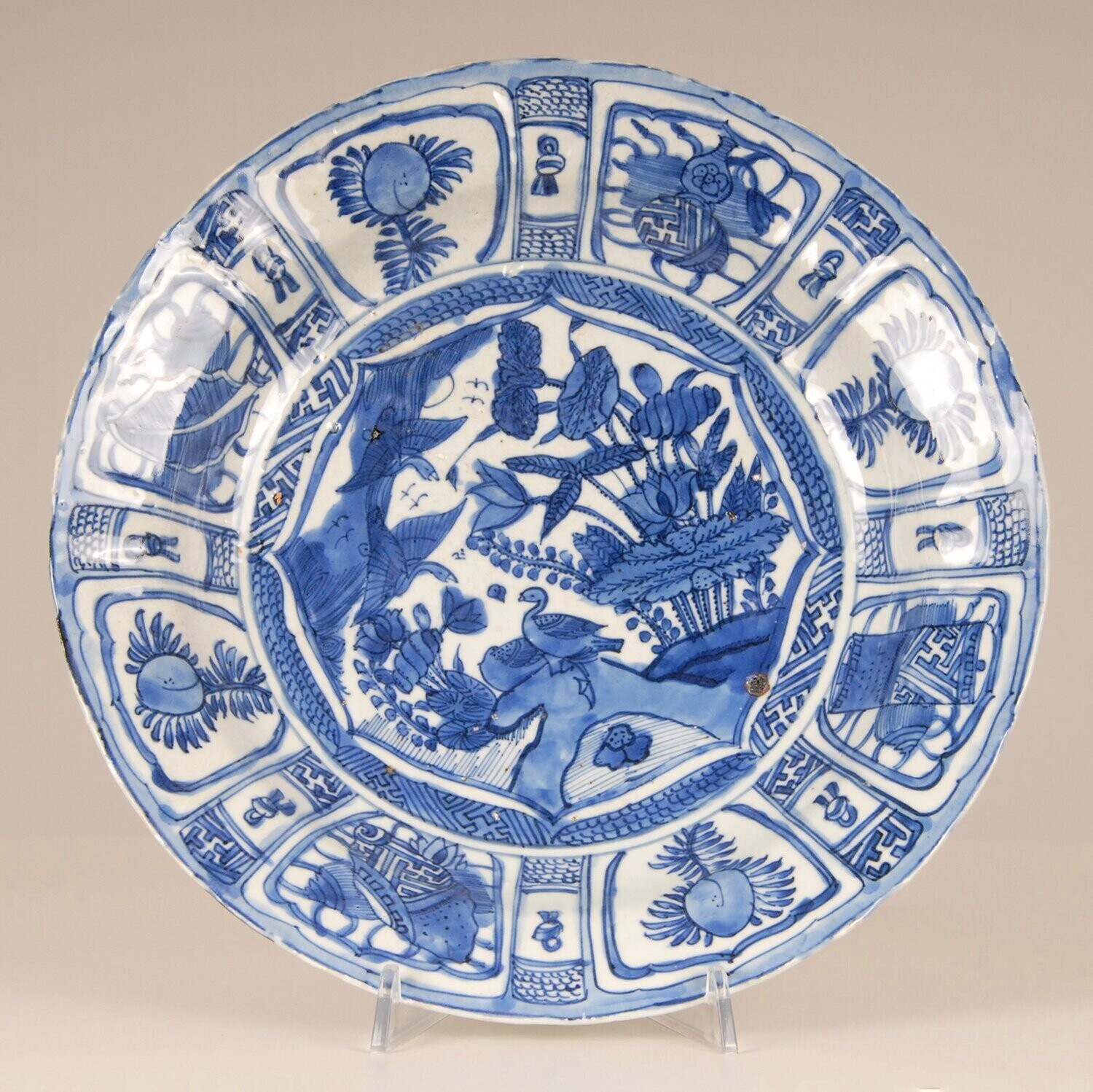 Antiek Chinees Ming porselein kraakschotel 17e eeuw China