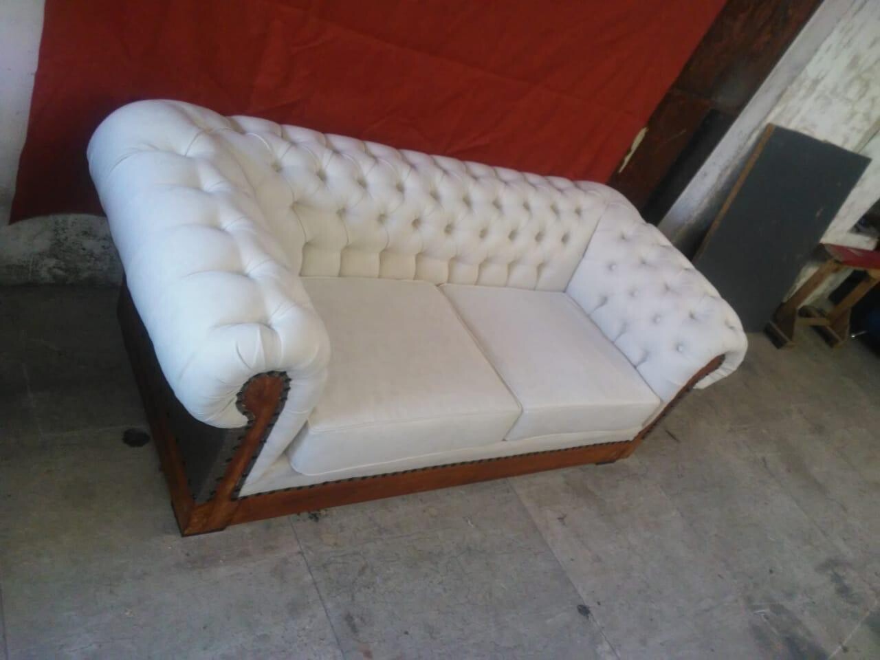 CHESTERFIELD CONSTRUCTOR MADERA A LA VISTA