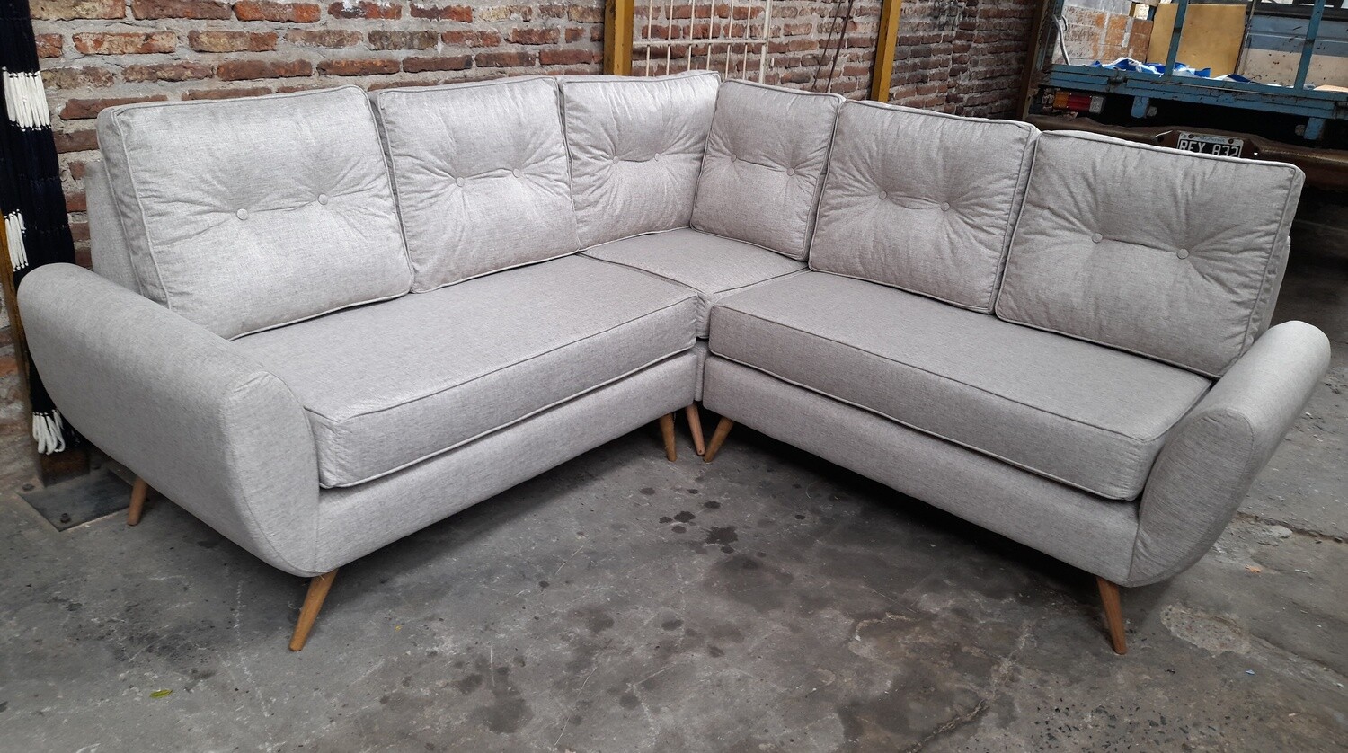 ESQUINERO VINTAGE GRIEGO
