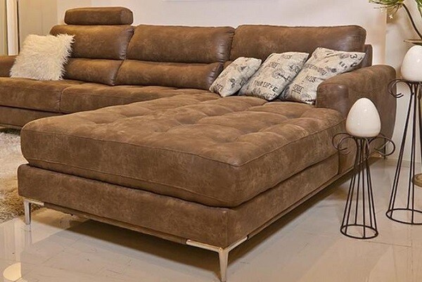 ESQUINERO MONET CON RESPALDO Y PATAS DE ALUMINIO