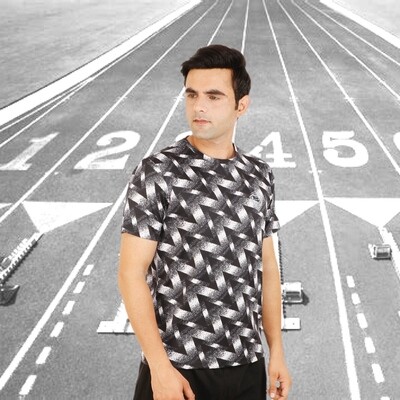 Black &amp; White Arrow GymTiger Performance T-Shirt