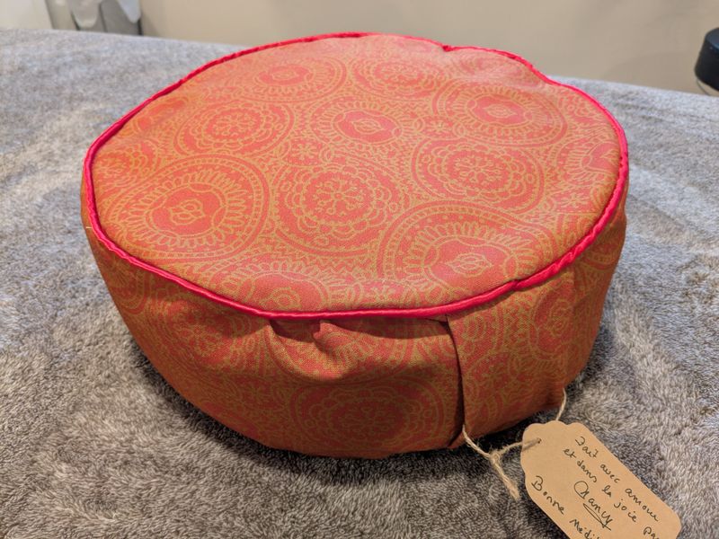 Zafu (cousin) de méditation gris 31,8 x 15,2 cm